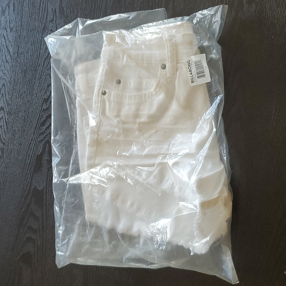 Billabong Buttoned Up Denim Shorts - Picture 5 of 5